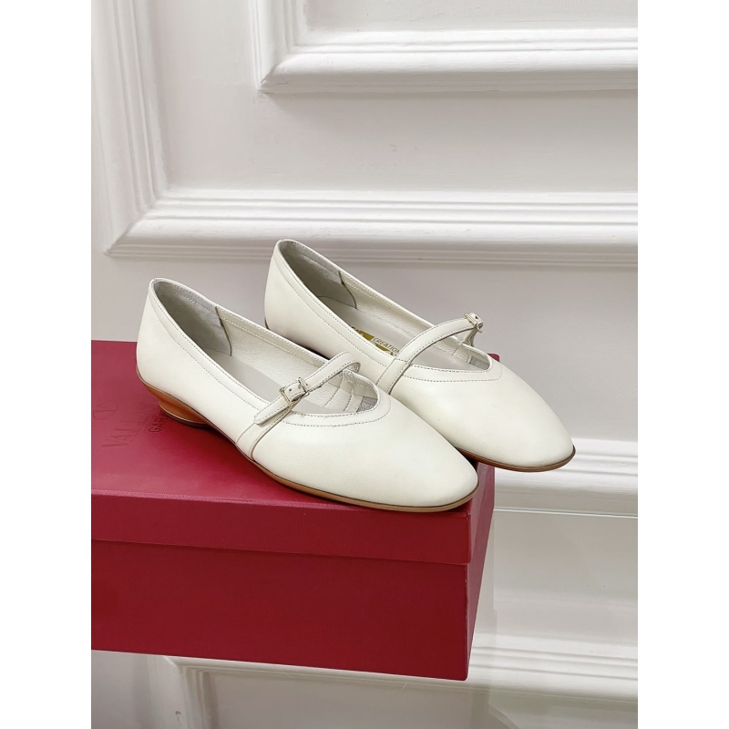 Ferragamo flat shoes